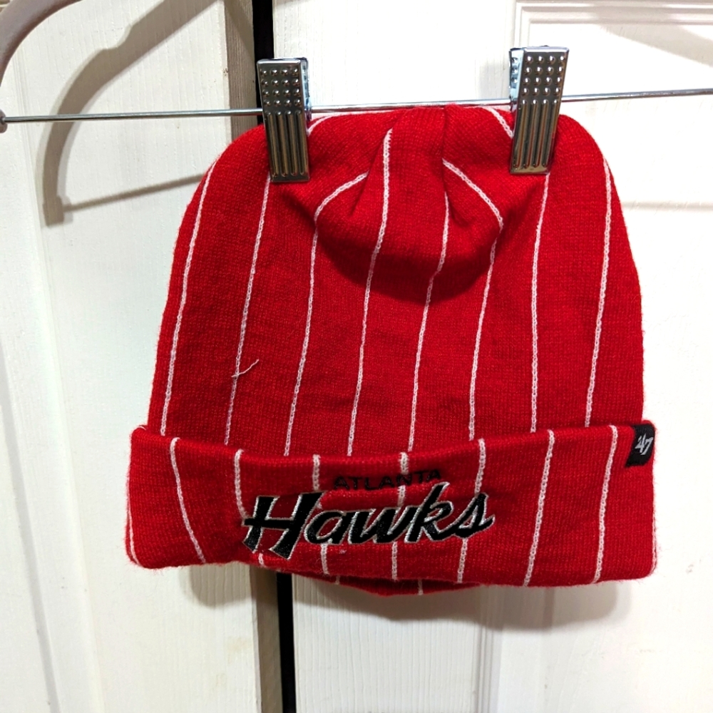Atlanta Hawks red with white stripes beanie